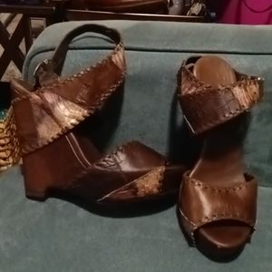 Ash leather wedges